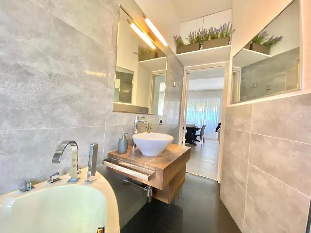 Milano Bocconi Home איטליה